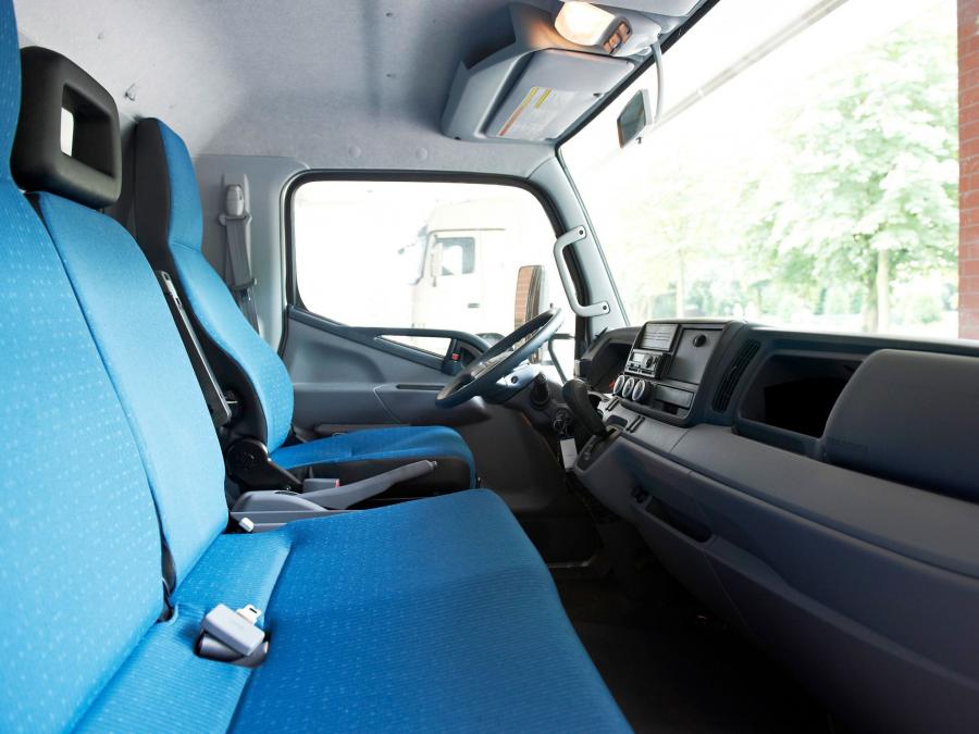  Mitsubishi Fuso Canter 7C15 Eco Hybrid 2012 года  (фото 17 из 19)